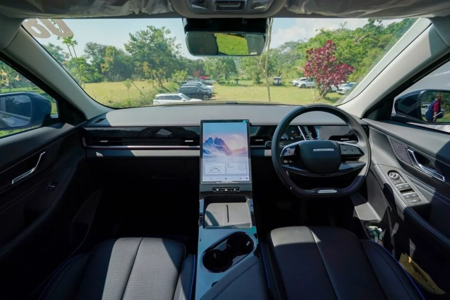 Cockpit interior JAECOO J5 EV