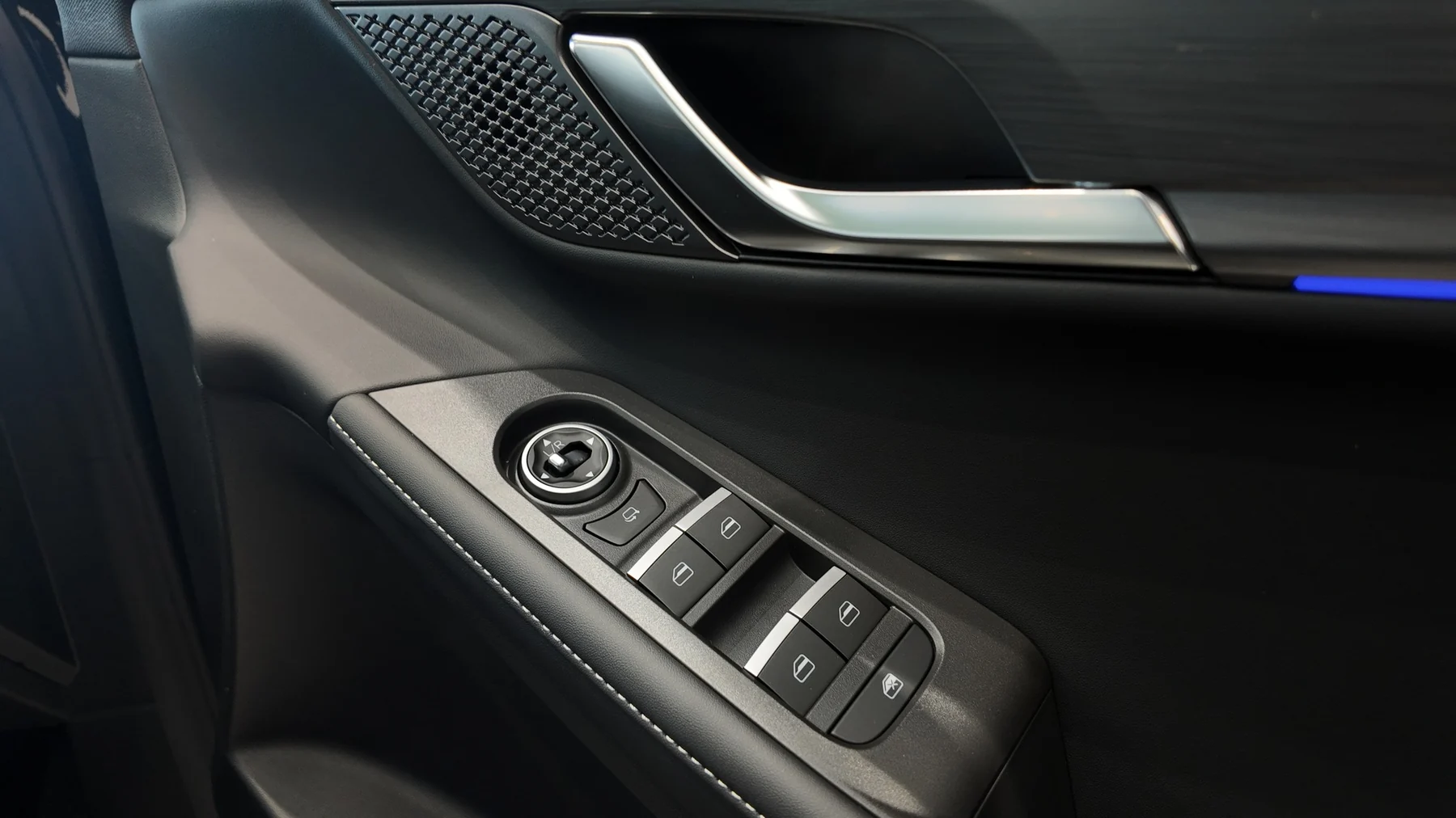 Detail panel pintu JAECOO J5 EV
