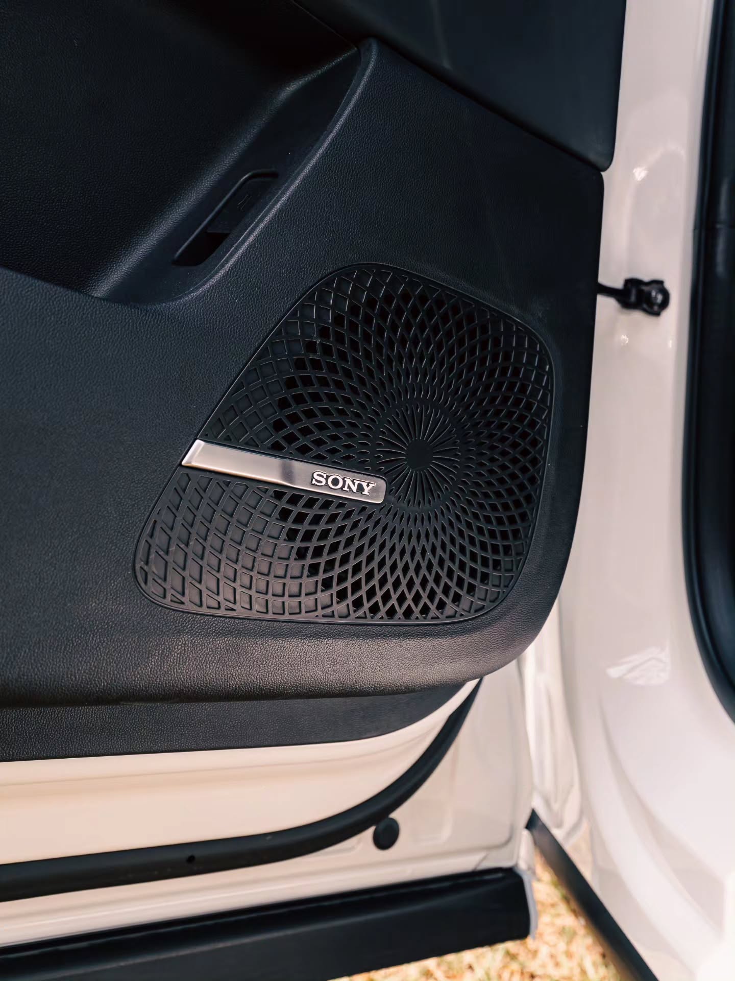 Speaker di kabin JAECOO J8